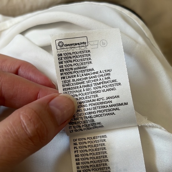 EUC - White V-Neck Camisole Tank Top Blouse, H&M, Women’s XS - Picture 8 of 9